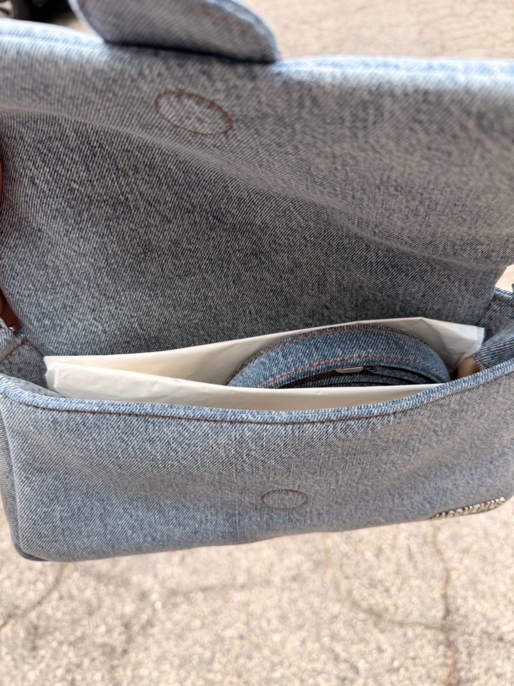 Jacquemus
Le Bambimou Denim Shoulder Bag - Picture 8 of 8